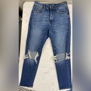 No Boundaries Distressed Jeans